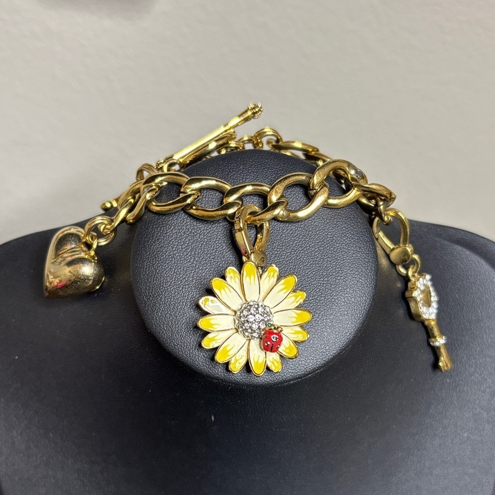 Retired Juicy Couture Daisy Lady Bug Heart Gold Tone Charm Chain Bracelet Rare